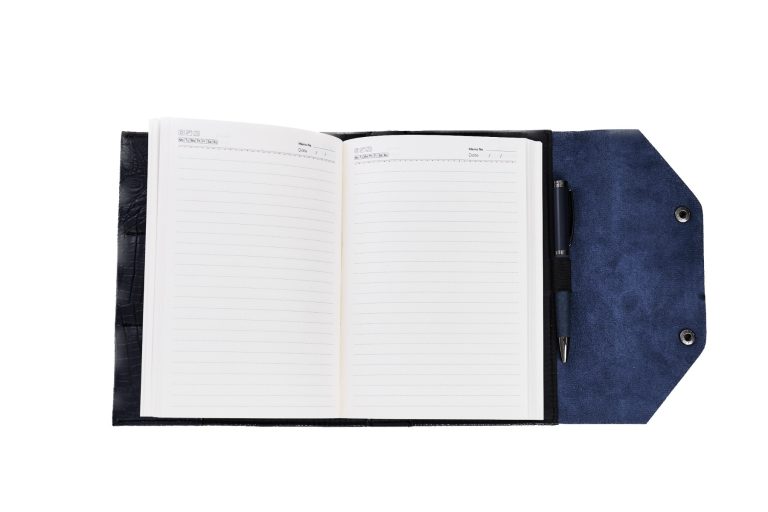 A5 CROCONOTE - Elegant Crocodile Leatherette A5 Notebook Organizer - Image 3