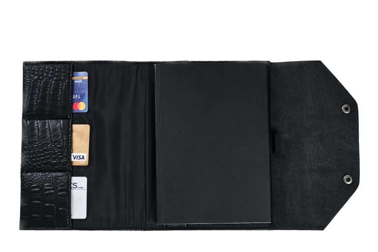 A5 CROCONOTE - Elegant Crocodile Leatherette A5 Notebook Organizer - Image 2